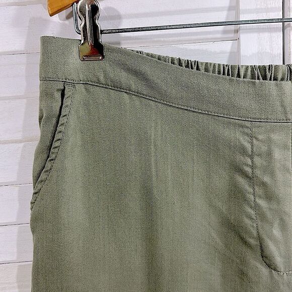 Chico’s Pants Size 2 (12) Green Crop Lightweight Flowy Lyocell - Picture 3 of 12